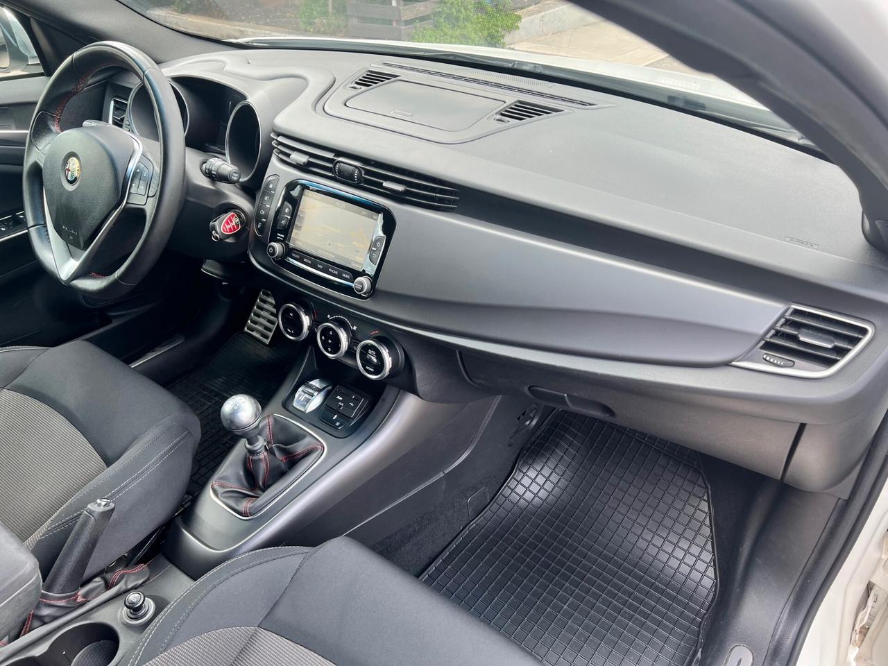 Alfa Romeo Giulietta 1.6 jtdm 105cv DISTINCTIVE E5 NAVI/TELPDC PERFF.