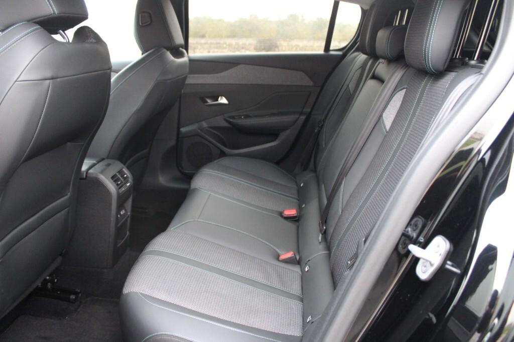 Peugeot 308 berlina EAT8 *LUCI AMBIENTE *PELLE