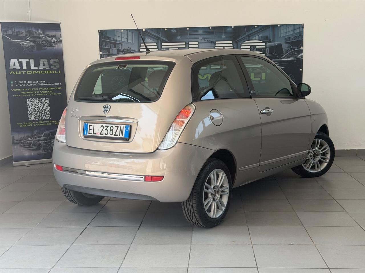 Lancia Ypsilon 1.2 69 CV Unyca