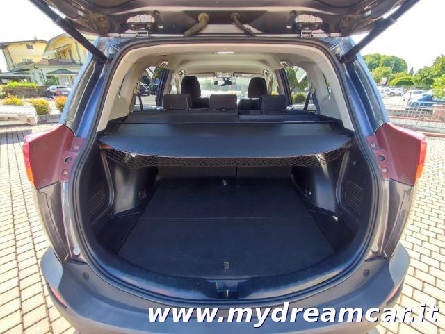TOYOTA RAV 4 MY23 RAV4 2.2 D-4D 150 CV Lounge