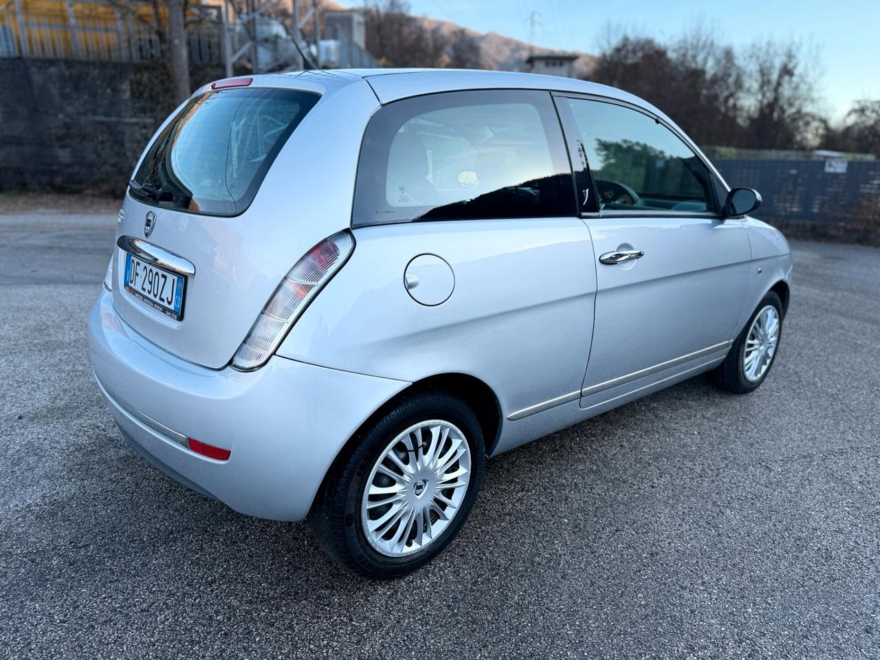 Lancia Ypsilon 1.2 8V Argento 60cv