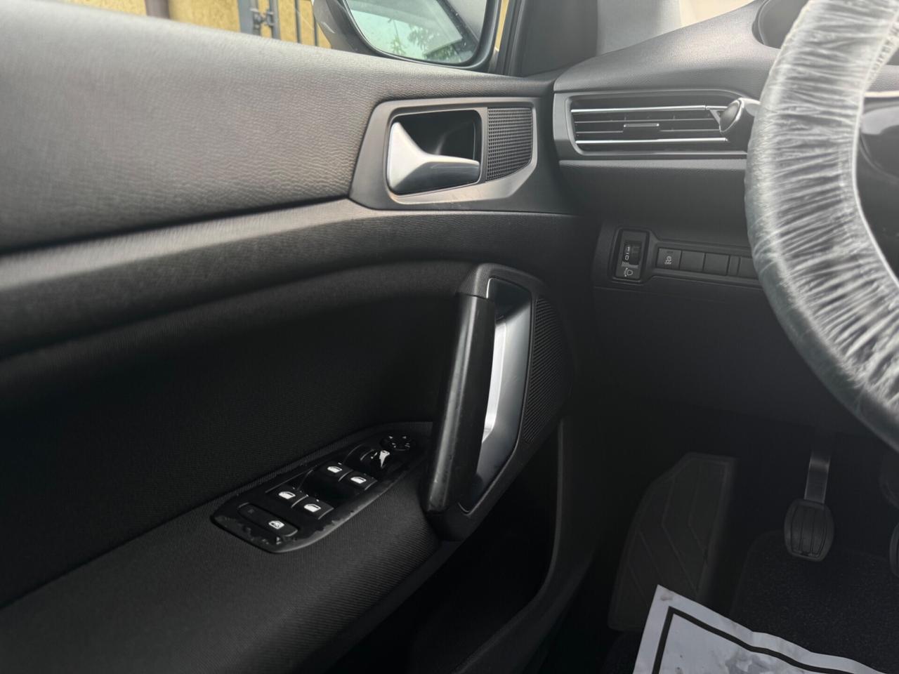 Peugeot 308 1.6 HDI 92 CV BUSINESS (68 KW) 2015 NEOPATENTATI