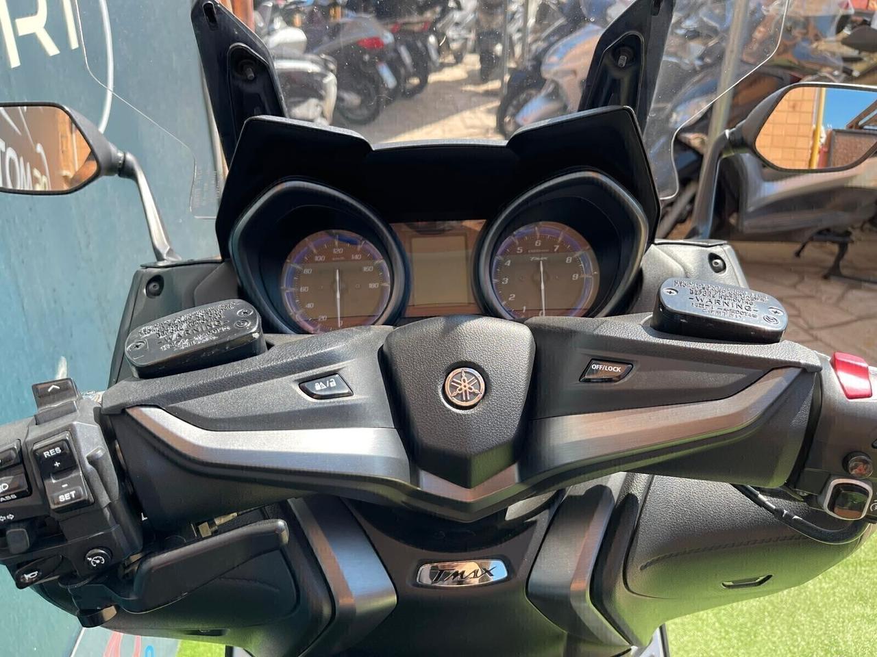 Yamaha T Max 560 TECH MAX FINANZIAMENTO PERMUTE GARANZIA