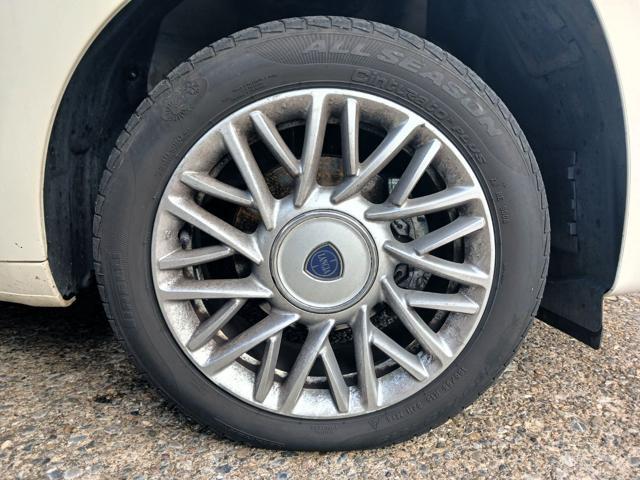 LANCIA Ypsilon 1.2 69 CV 5 porte VEICOLO PER COMMERCIANTI