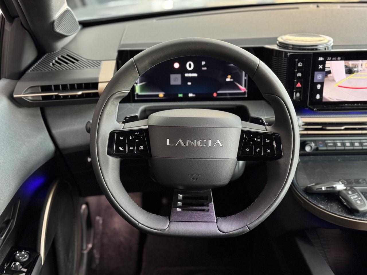Lancia Ypsilon Hybrid e-DCT Edizione Cassina