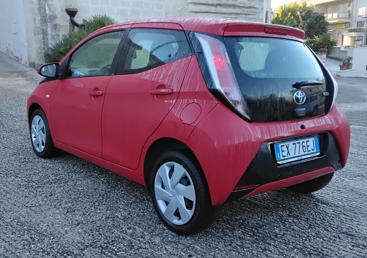 Toyota Aygo 1.0 VVT-i 69 CV 5 porte x-cite