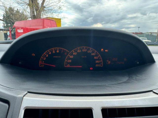 TOYOTA Yaris 1.0 5 porte Sol