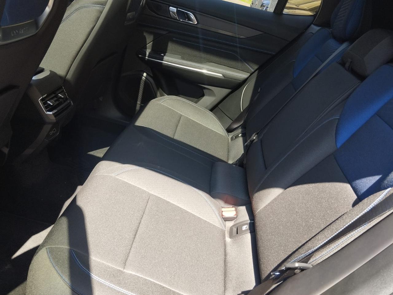 Lynk & Co 01 - 01 1.5 td phev auto
