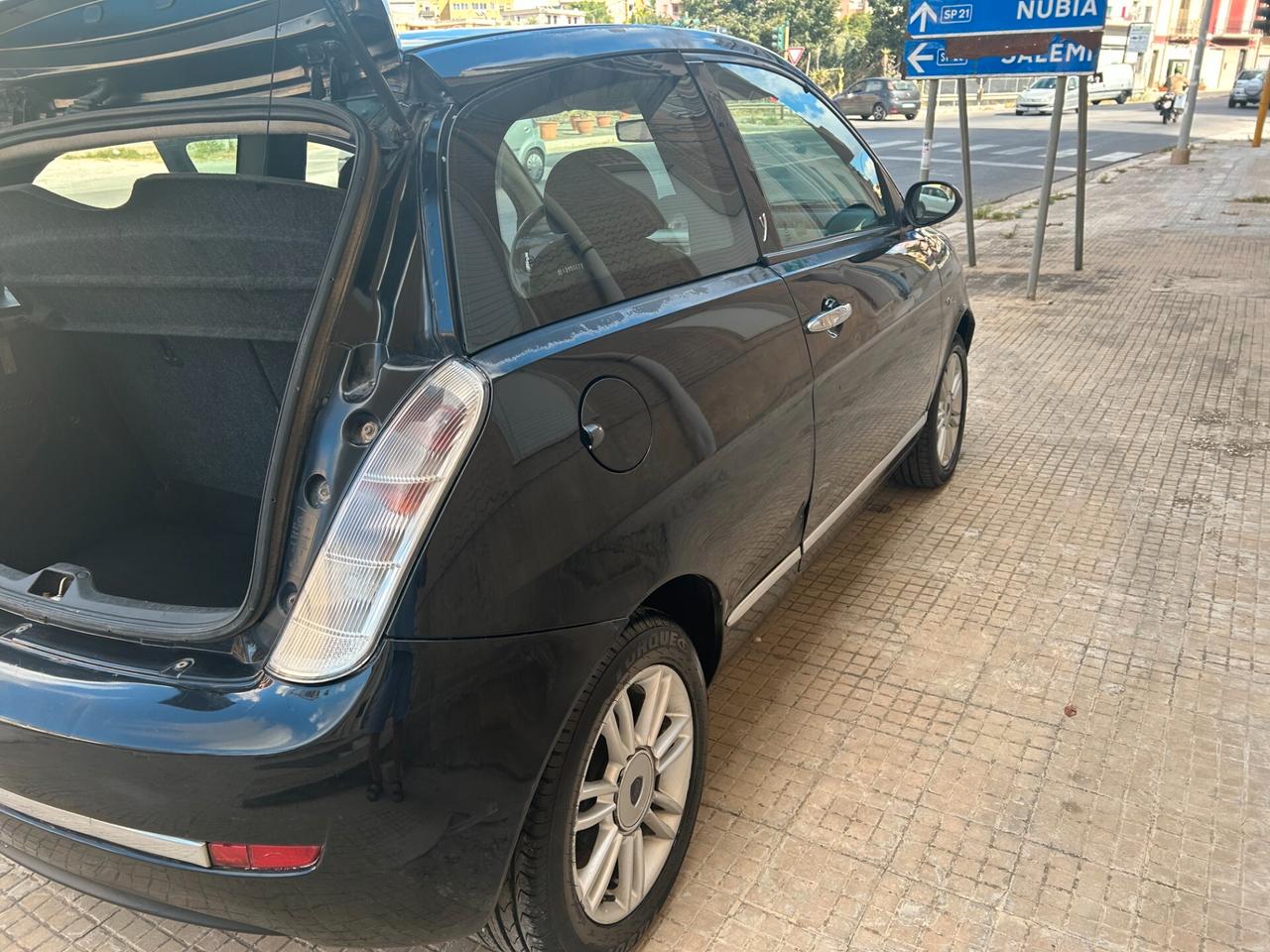 Lancia Ypsilon 1.3 MJT 75 CV Argento
