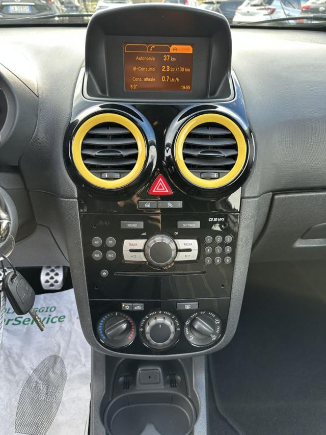 OPEL Corsa 1.2 3 porte Black Edition