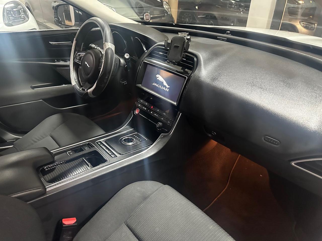 Jaguar XE Prestige Business Edition 2.0 20d #8545