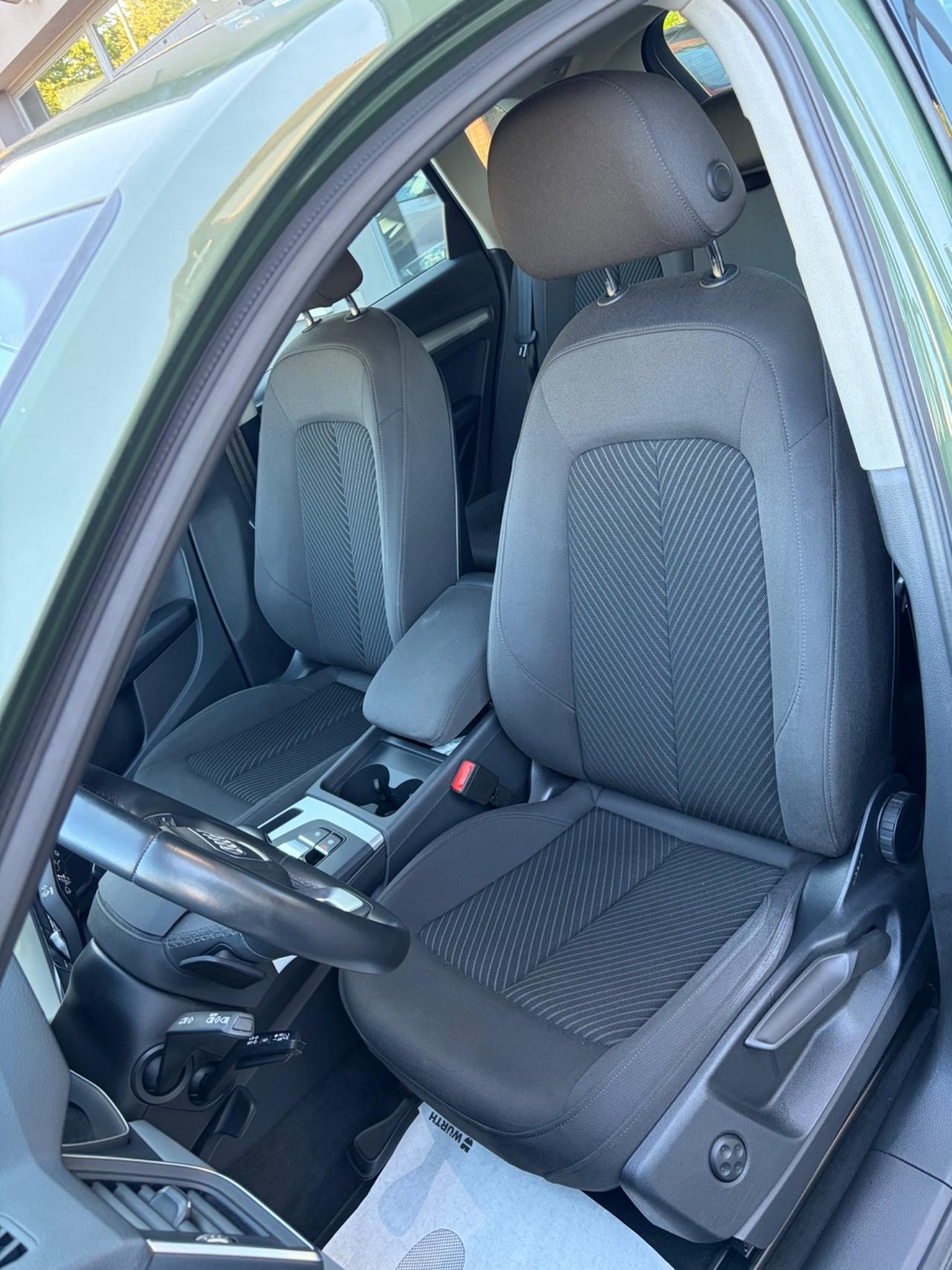 Audi Q5 50 TFSI e quattro S tronic Business