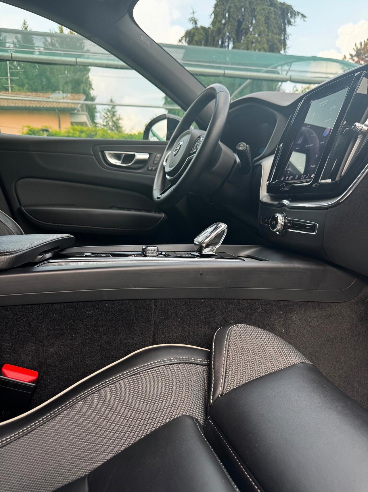 Volvo XC 60 XC60 B4 automatico Plus Dark