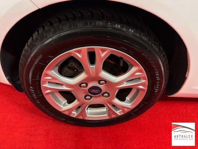 FORD - Fiesta 5p 1.5 tdci Black&White 75cv NEOPATENTATI