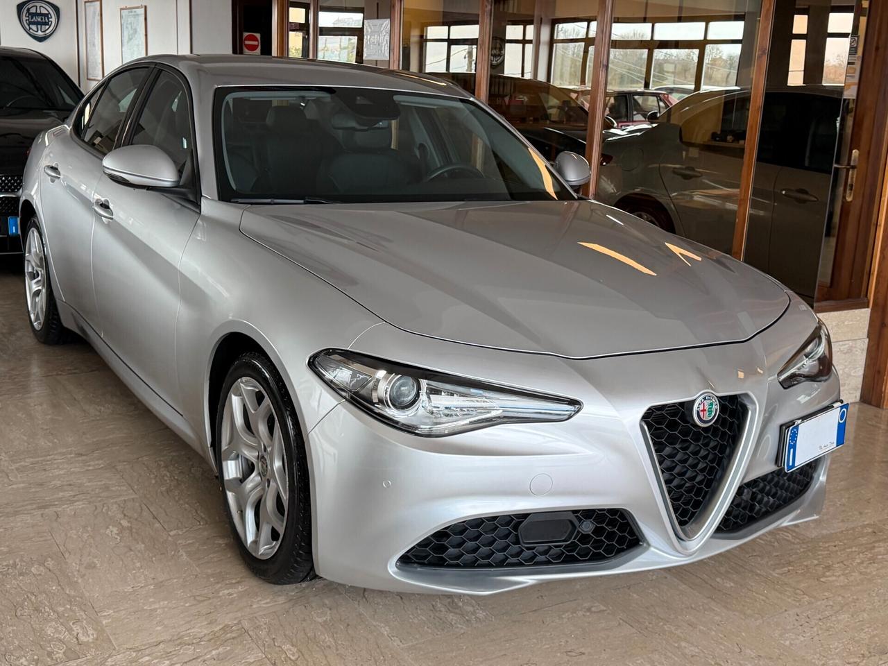 Alfa Romeo Giulia 2.2 TURBODIESEL 160 cv. AT8 EXECUTIVE (Nav)