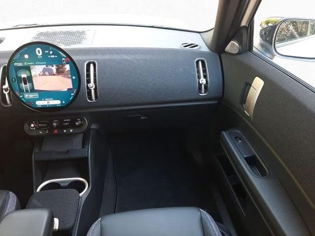 MINI Countryman MINI COUNTRYMAN COOPER D – CLASSIC TRIM, PACK M, LED, NAVI, CAMERA, HARMAN/KARDON