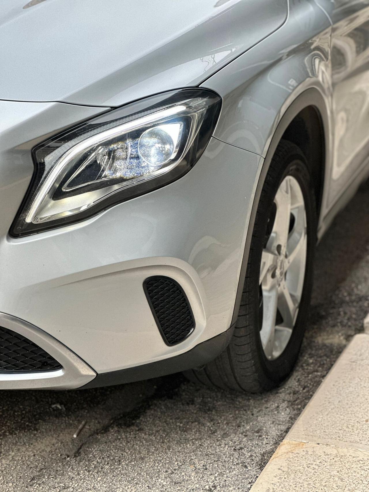 Mercedes-benz GLA 200 d Automatic Premium