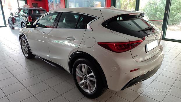 INFINITI Q30 2.2 diesel DCT AWD Premium Tech "NA