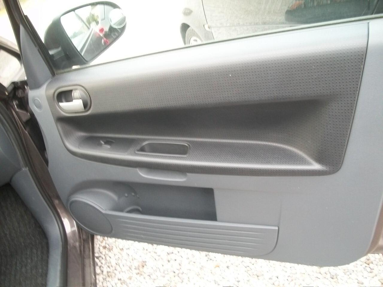 Mitsubishi Colt 1.332 SI NUOVI PATENTATI GARANZIA UN ANNO POCHISIMI KM TALIANDATI DICHIARATI