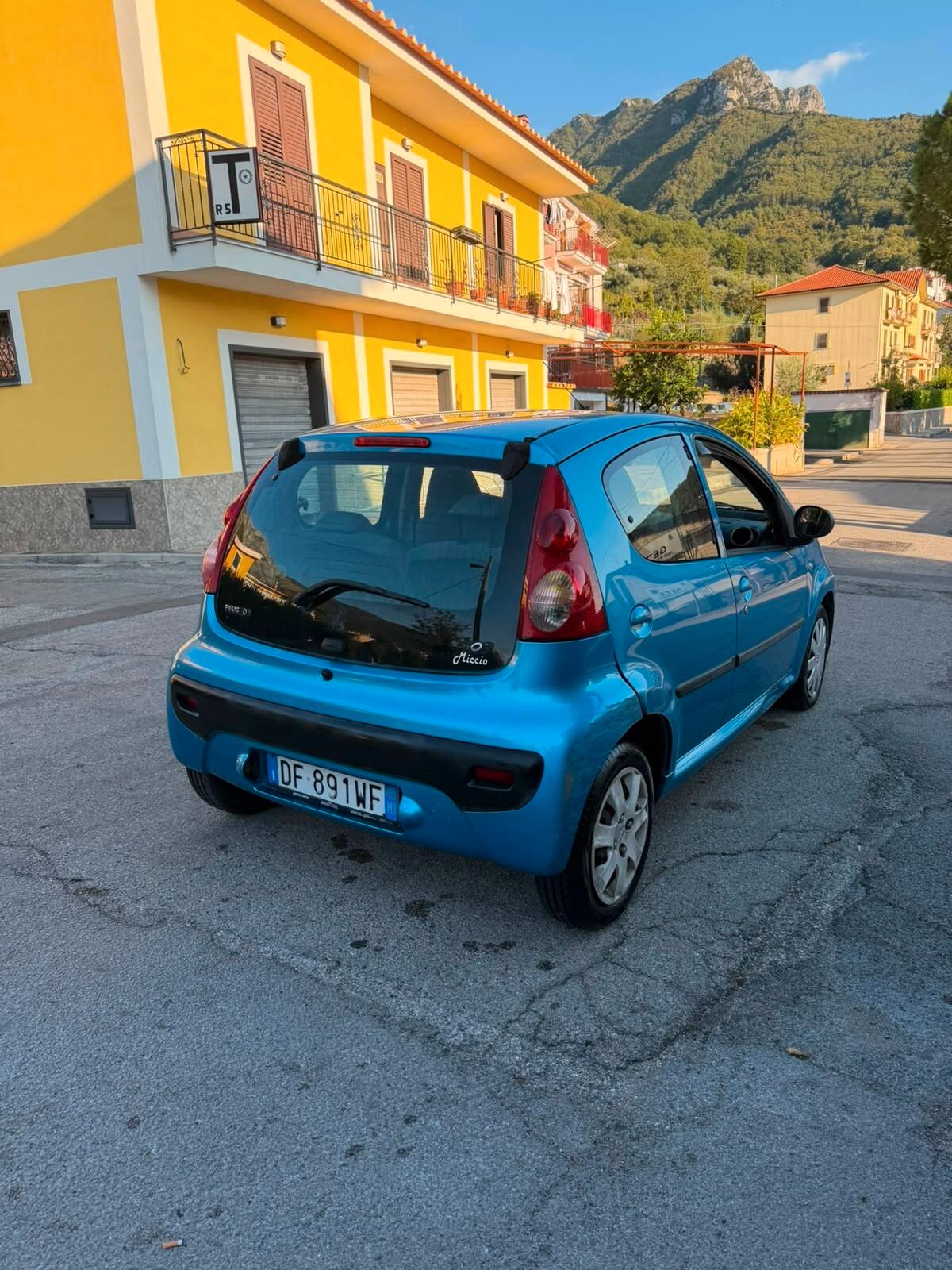 Peugeot 107 1.0 68CV 5p. Plaisir