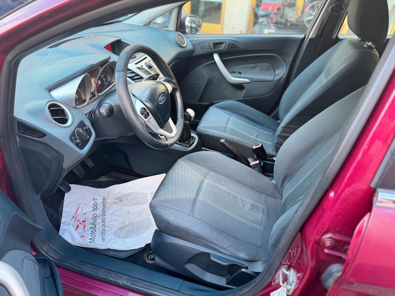 Ford Fiesta 1.4 TDCi 5p. Titanium