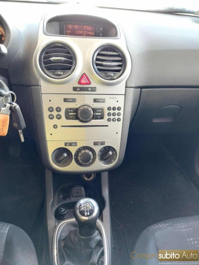 OPEL Corsa 1.2 5 porte Cosmo