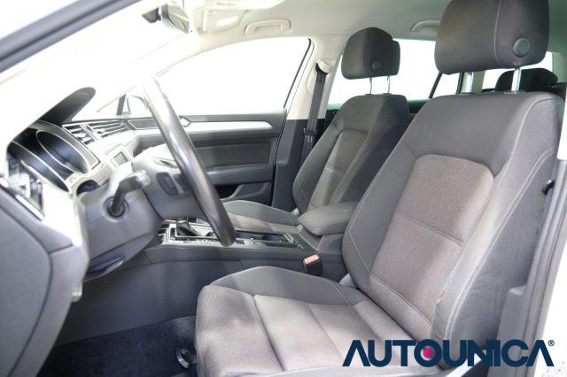 VOLKSWAGEN Passat Variant 1.6 TDI SCR DSG R-LINE BMT
