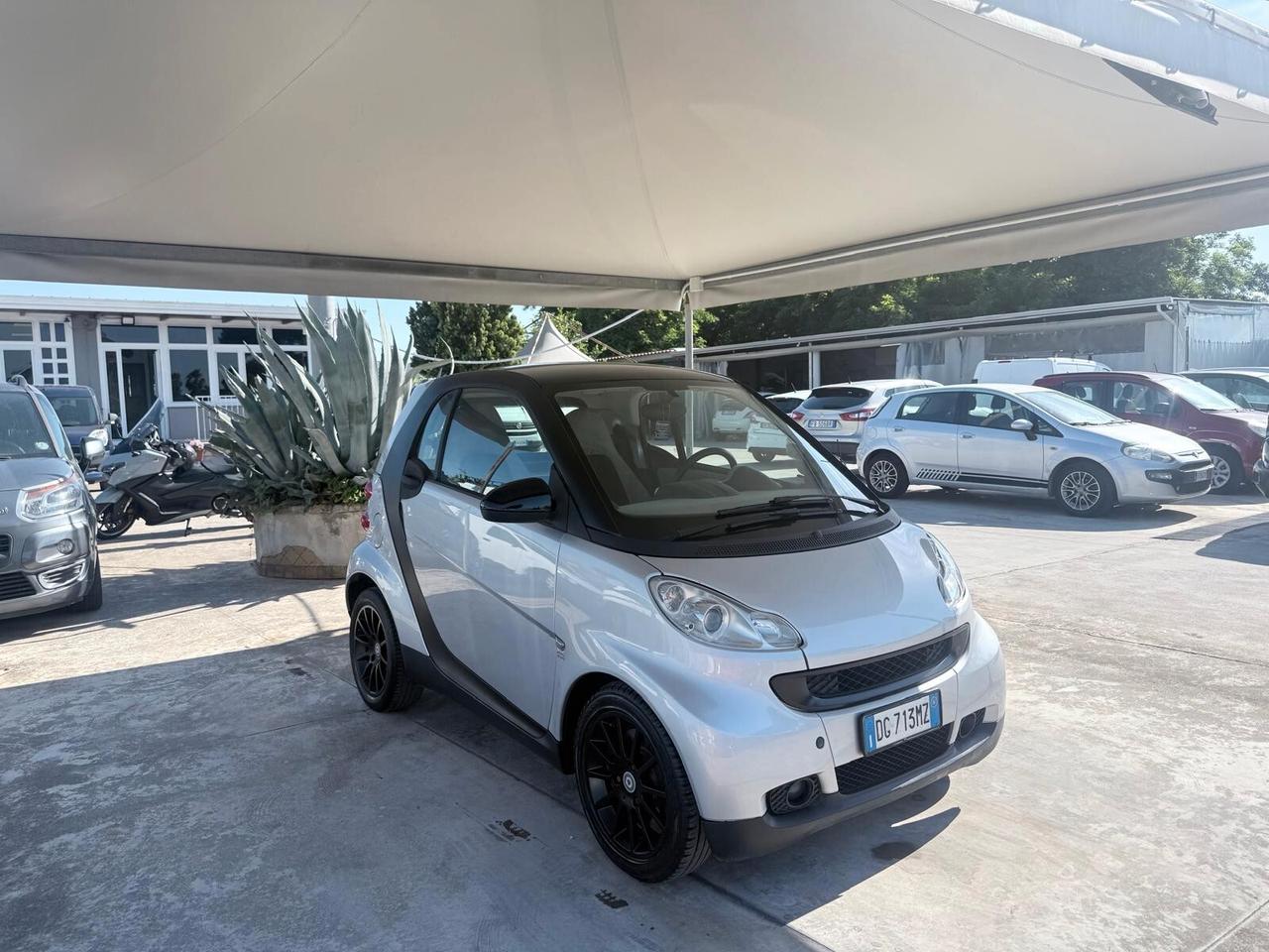 Smart ForTwo 1000 52 kW coupé limited one