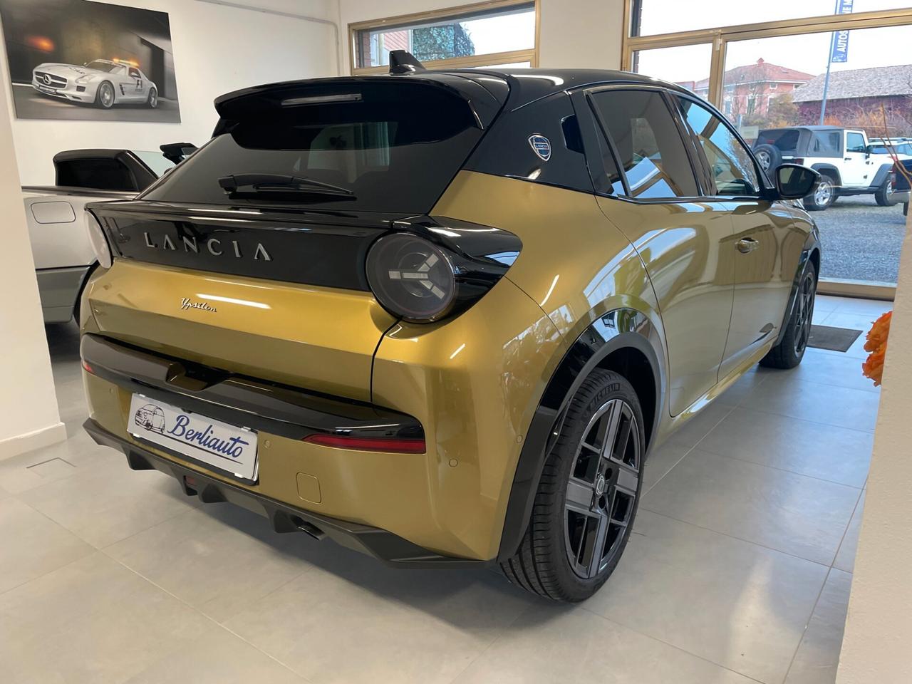 Lancia Ypsilon Hybrid e-DCT LX