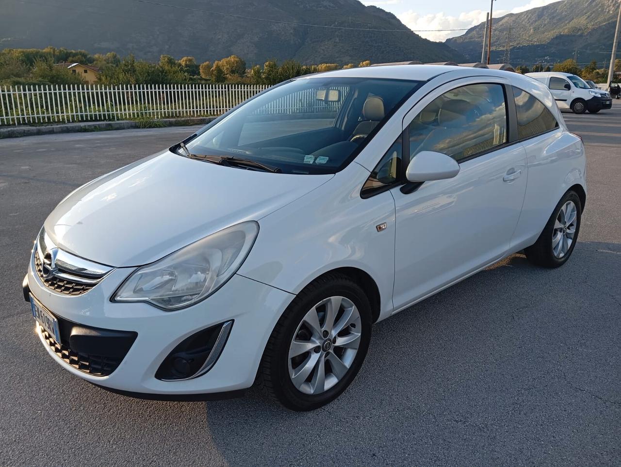 Corsa 1.2 GPL KM CERTIFICATI