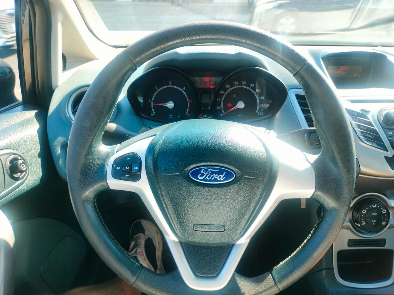 Ford Fiesta 1.4 TDCi 68CV 5 porte Titanium