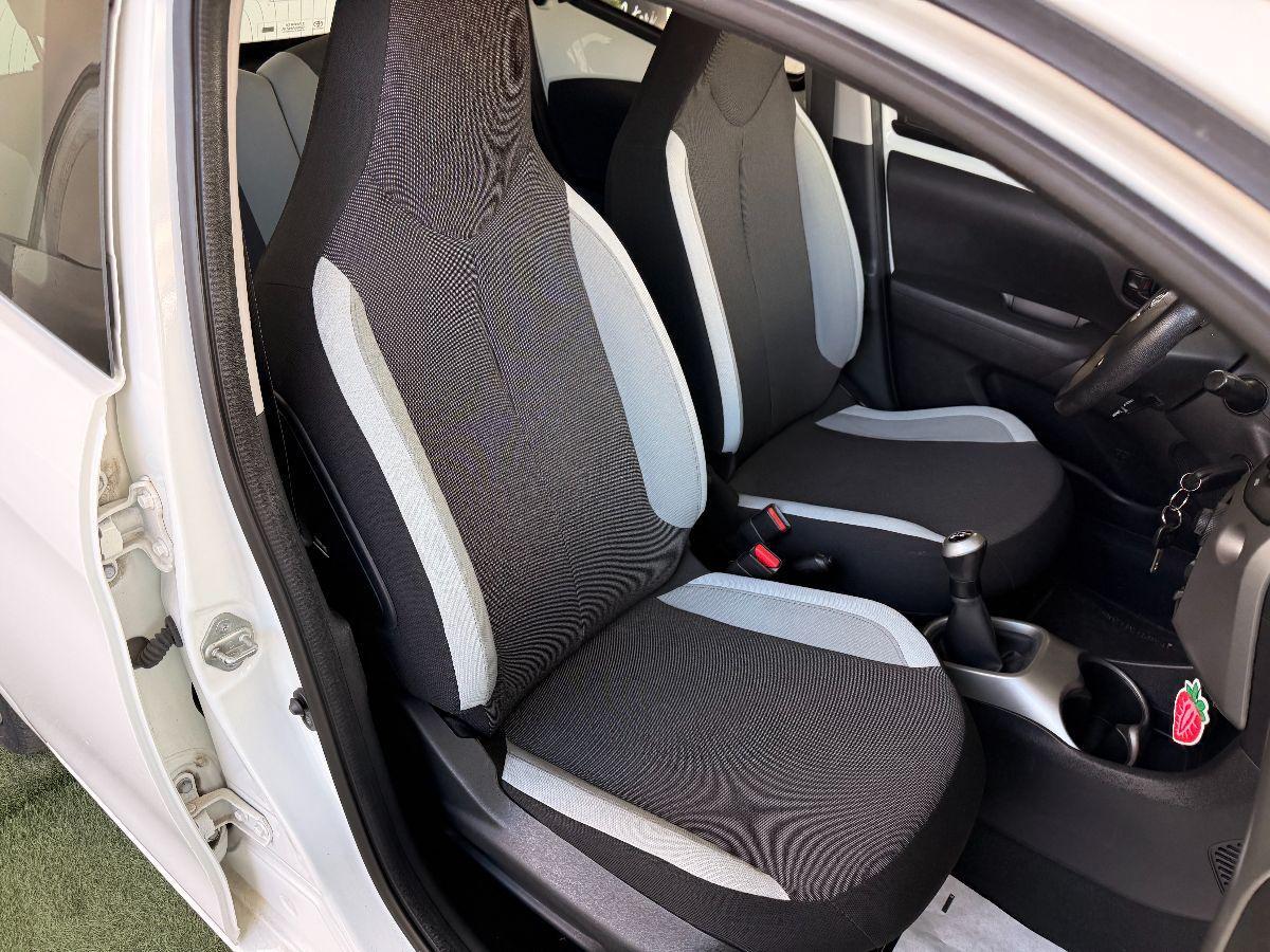 TOYOTA - Aygo 5p 1.0 x-play my15