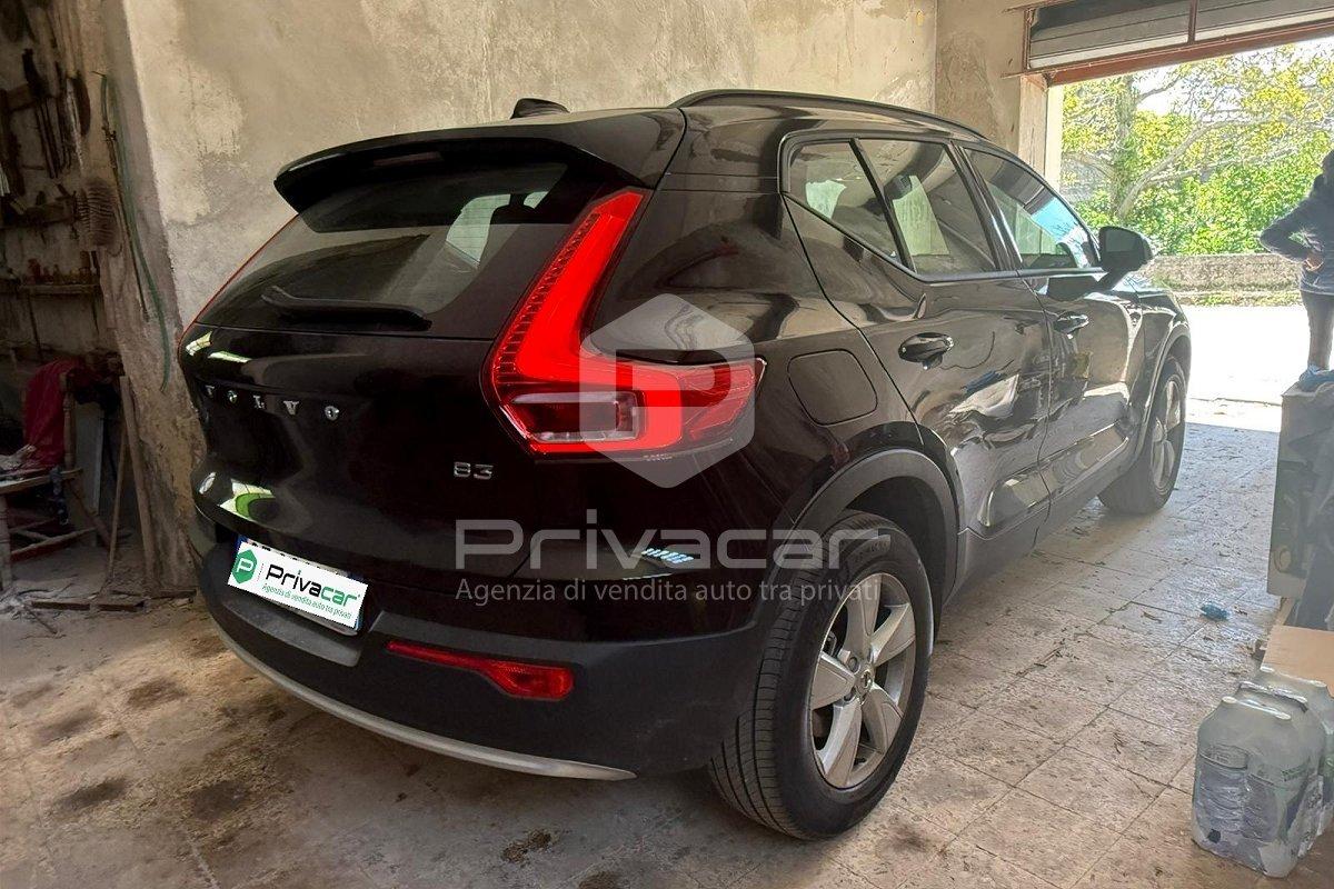 VOLVO XC40 B3 automatico Essential