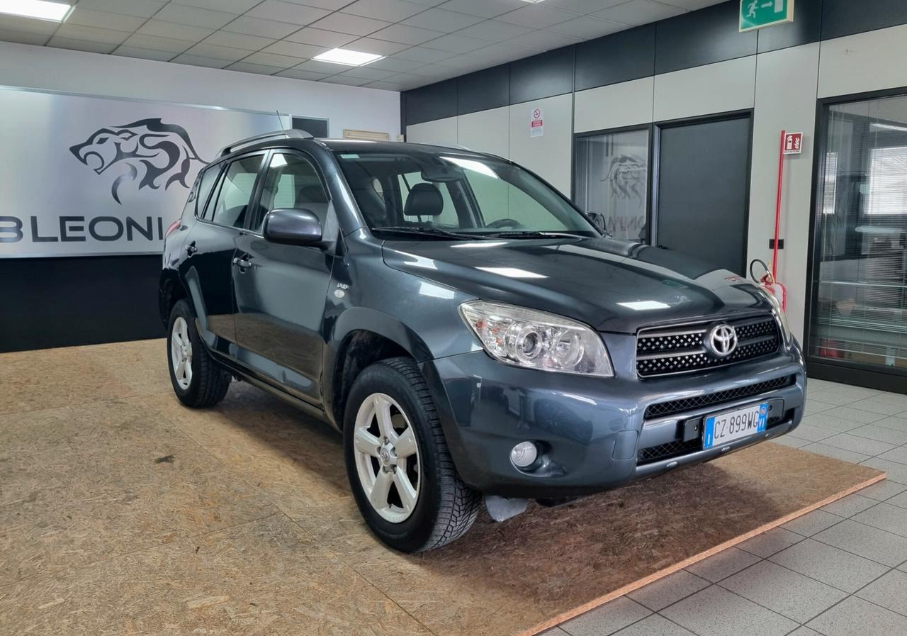 TOYOTA RAV4 2.2 D-4D 136 CV SOL 4x4 NEOPATENTATI