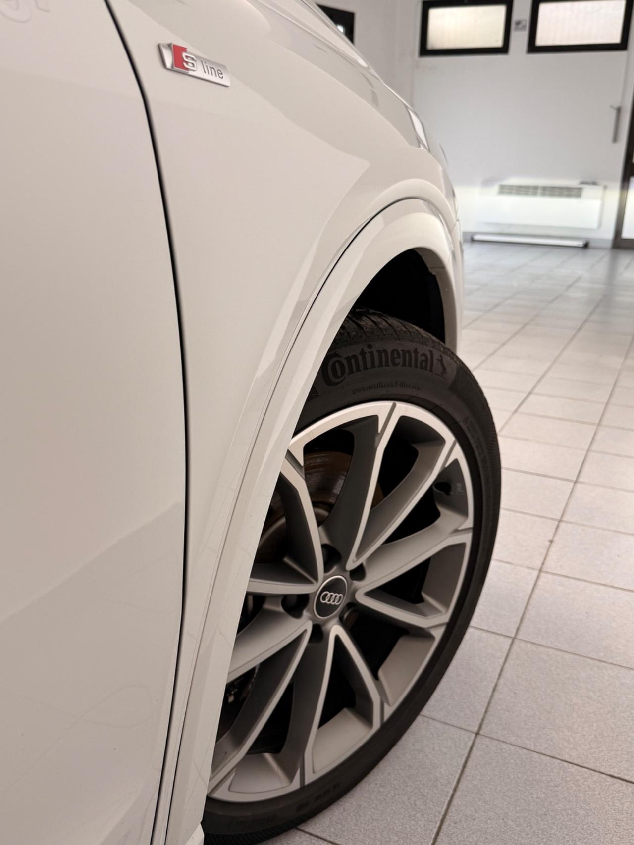 Audi Q4 40 e-tron S line Iva deducibile