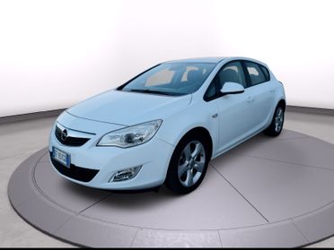 Opel Astra cosmo 1.7 CDTI anno 2011 neo patentati