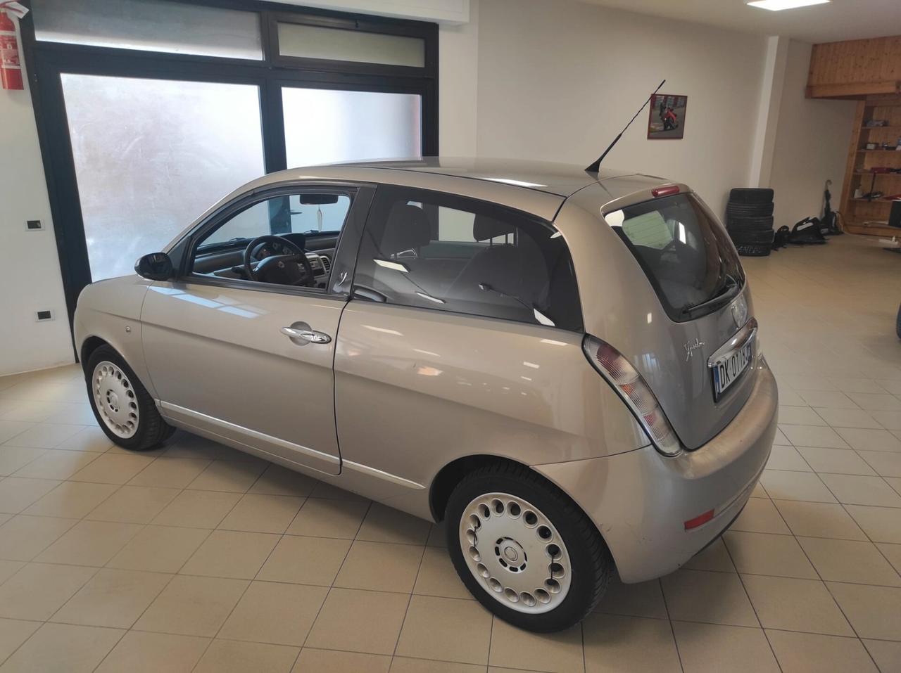 Lancia Ypsilon 1.2 Oro Giallo