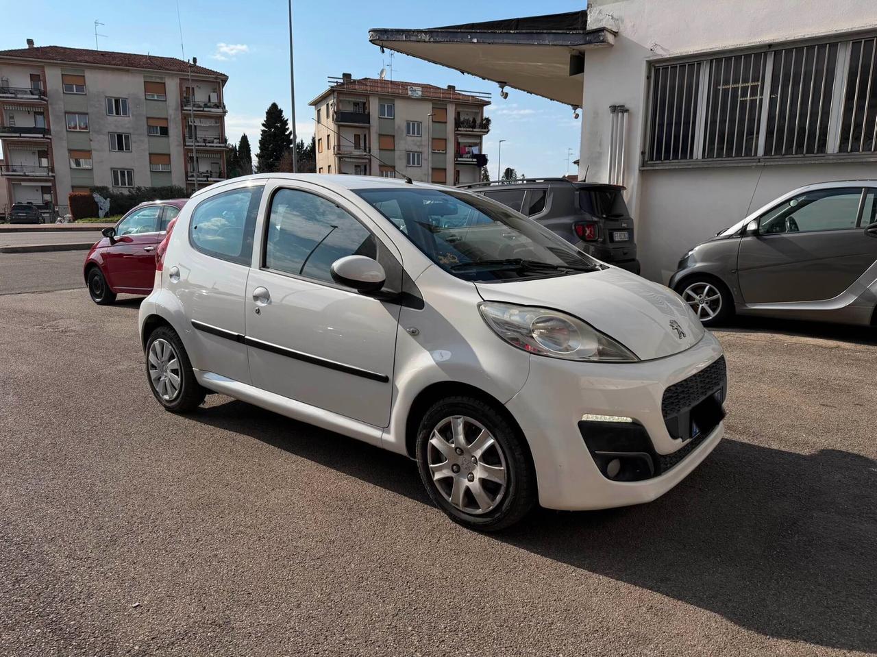Peugeot 107 1.0 68CV 5p. Urban Move NEOPATENTATI