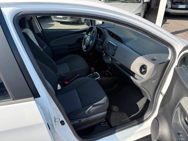 Toyota Yaris 1.5 Hybrid 5P Auto Business