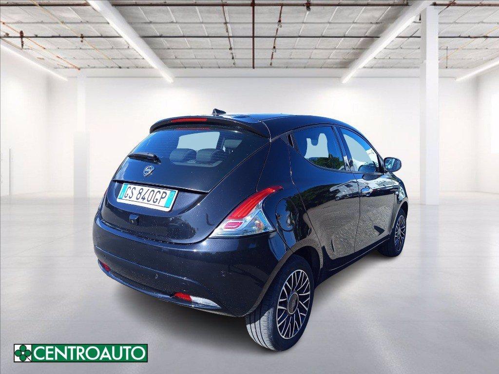 LANCIA Ypsilon 1.0 firefly hybrid Gold Plus s&s 70cv 5p.ti del 2024