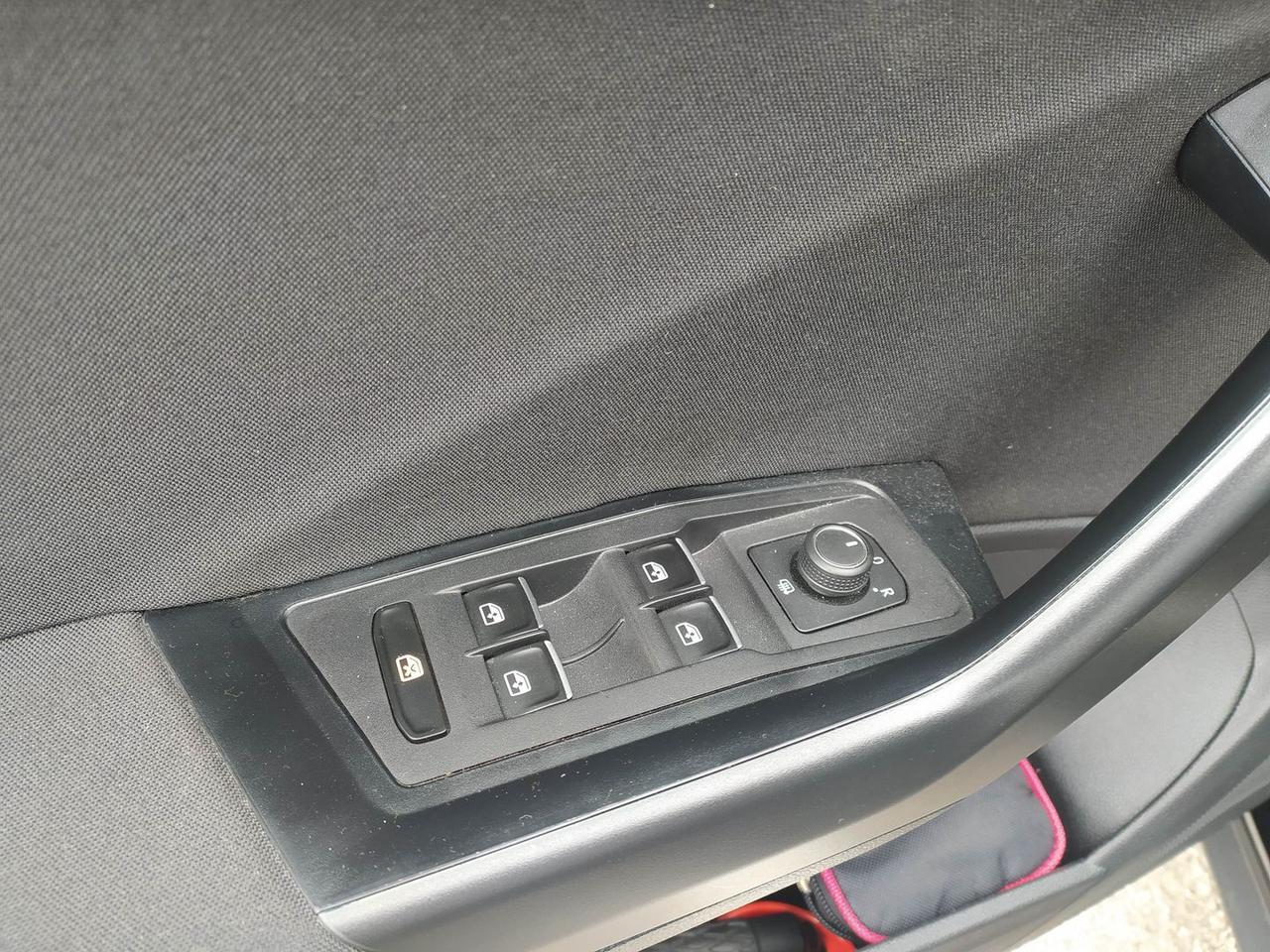 Volkswagen T-Roc Business 2.0 TDI 150CV #9725