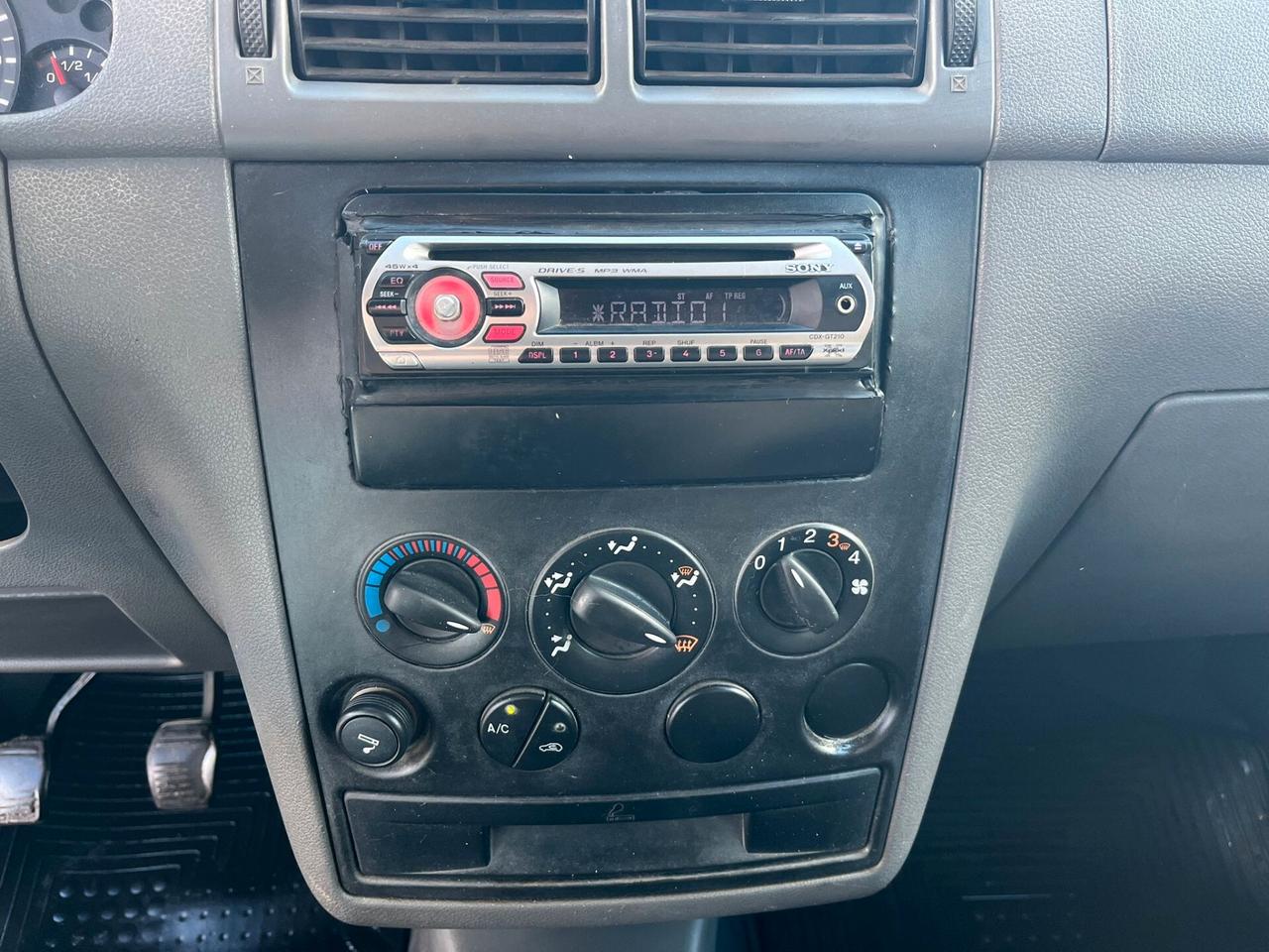 Ford Transit Connect 1.8 TDCi - PERFETTO - 2004