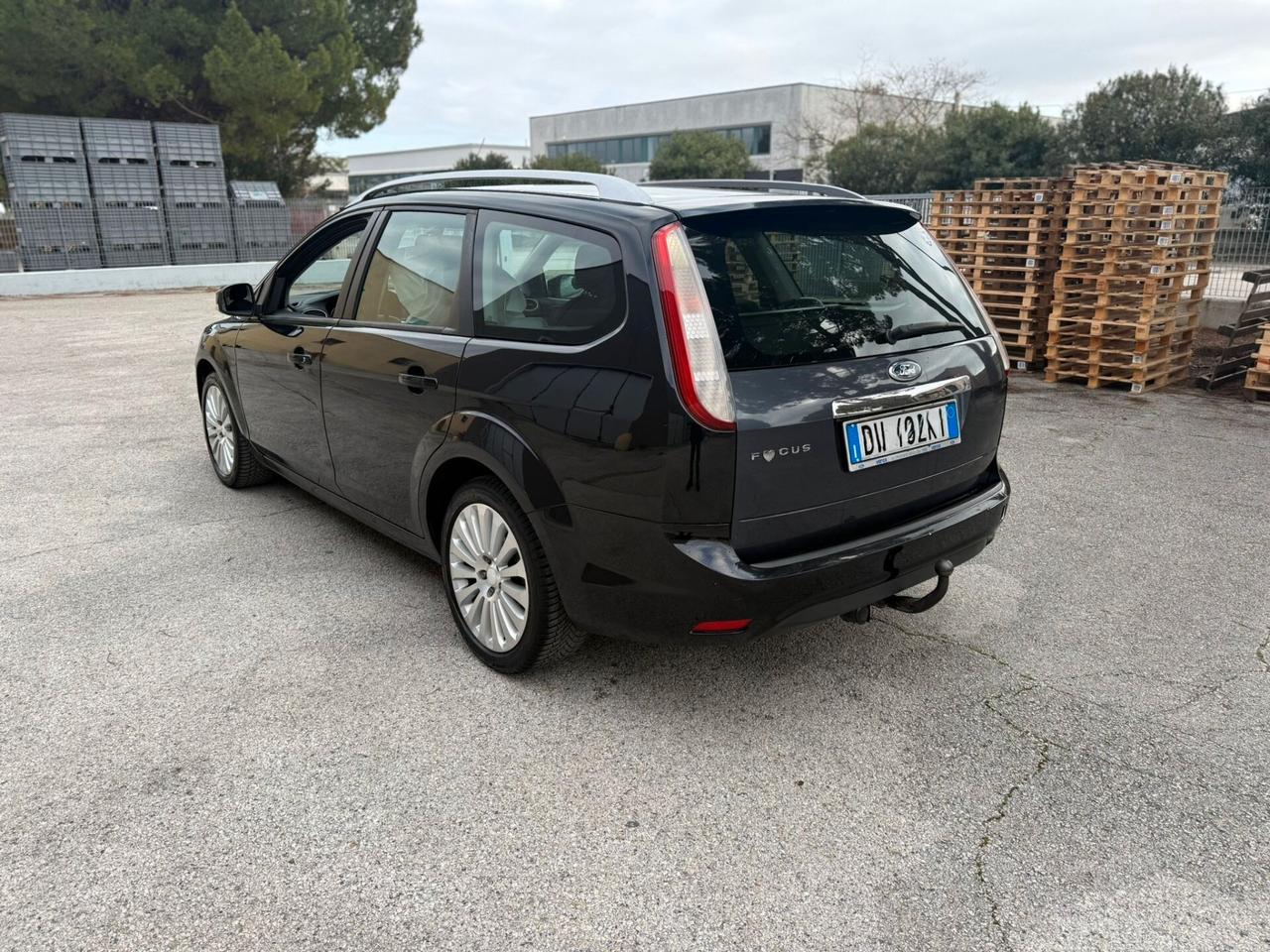 FORD FOCUS 1.6 TITANIUM 2010 12 MESI DI GARANZIA