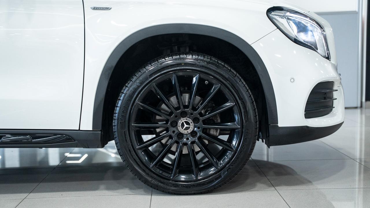 Mercedes-benz GLA 200 D NIGHT EDITION AUTO TETTO CARBONIO NAVI PELLE FULL OPTIONAL