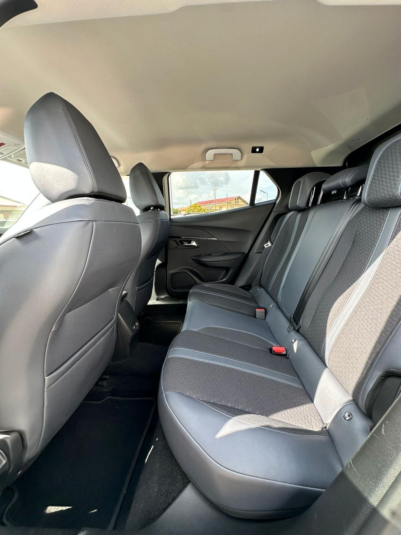 Peugeot 2008 PureTech 100 S&S Allure