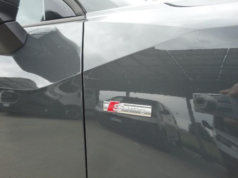 AUDI Q2 Q2 30 TDI S tronic Identity Black