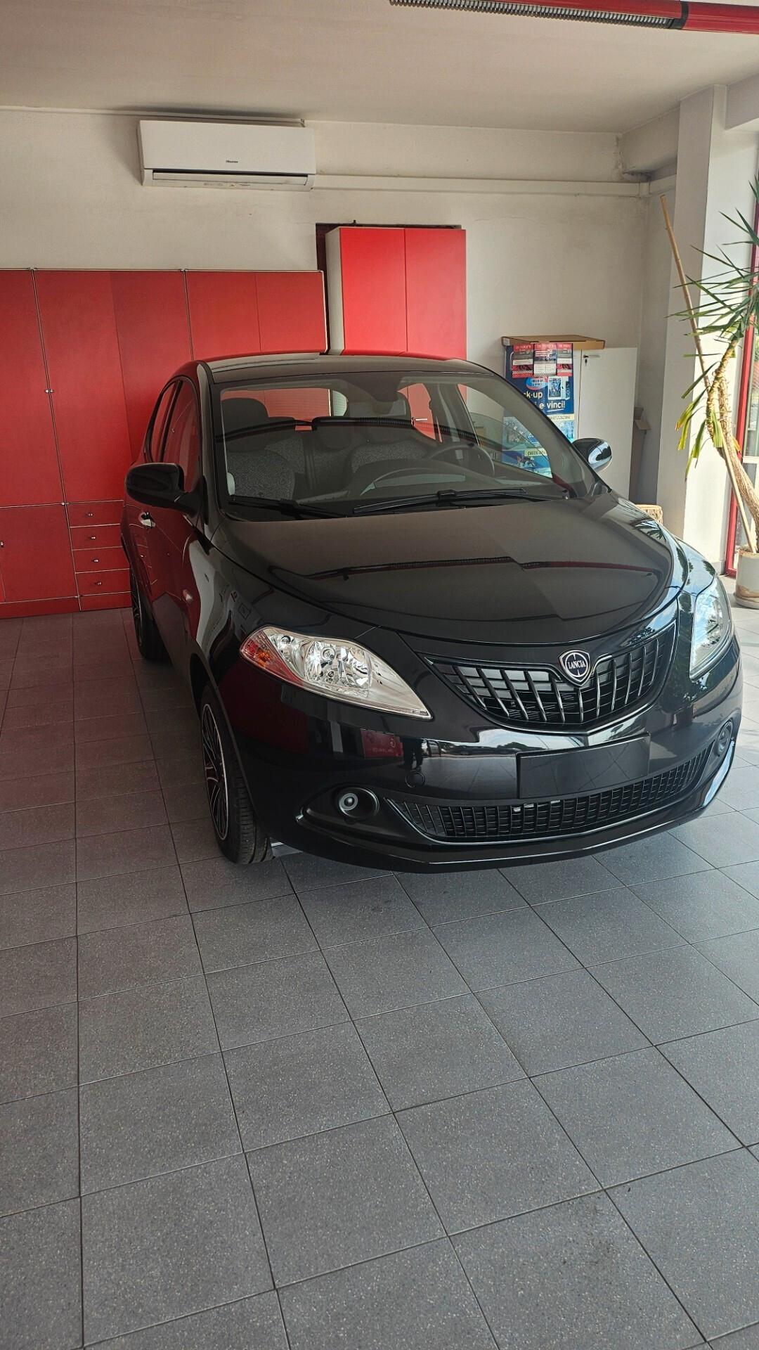 Lancia Ypsilon 1.0 FireFly 5 porte S&S Hybrid Gold
