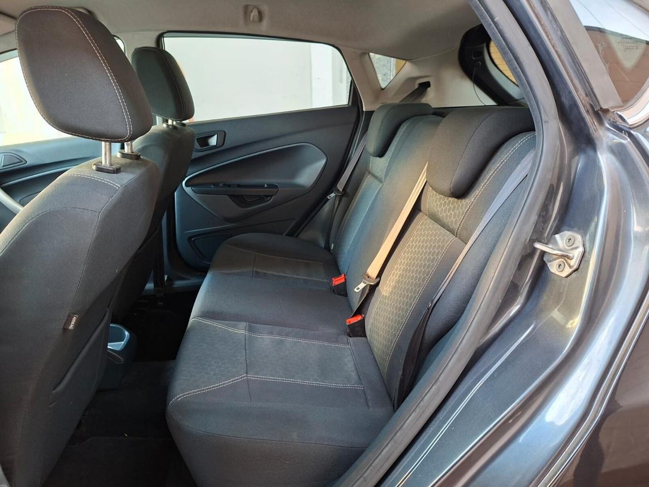 Ford Fiesta 5p 1.4 tdci Titanium, adatta a neop.