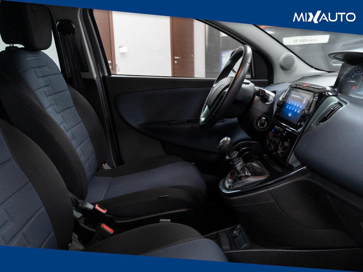 Lancia Ypsilon 1.0 Firefly Hybrid Gold Plus 70CV 5 Porte