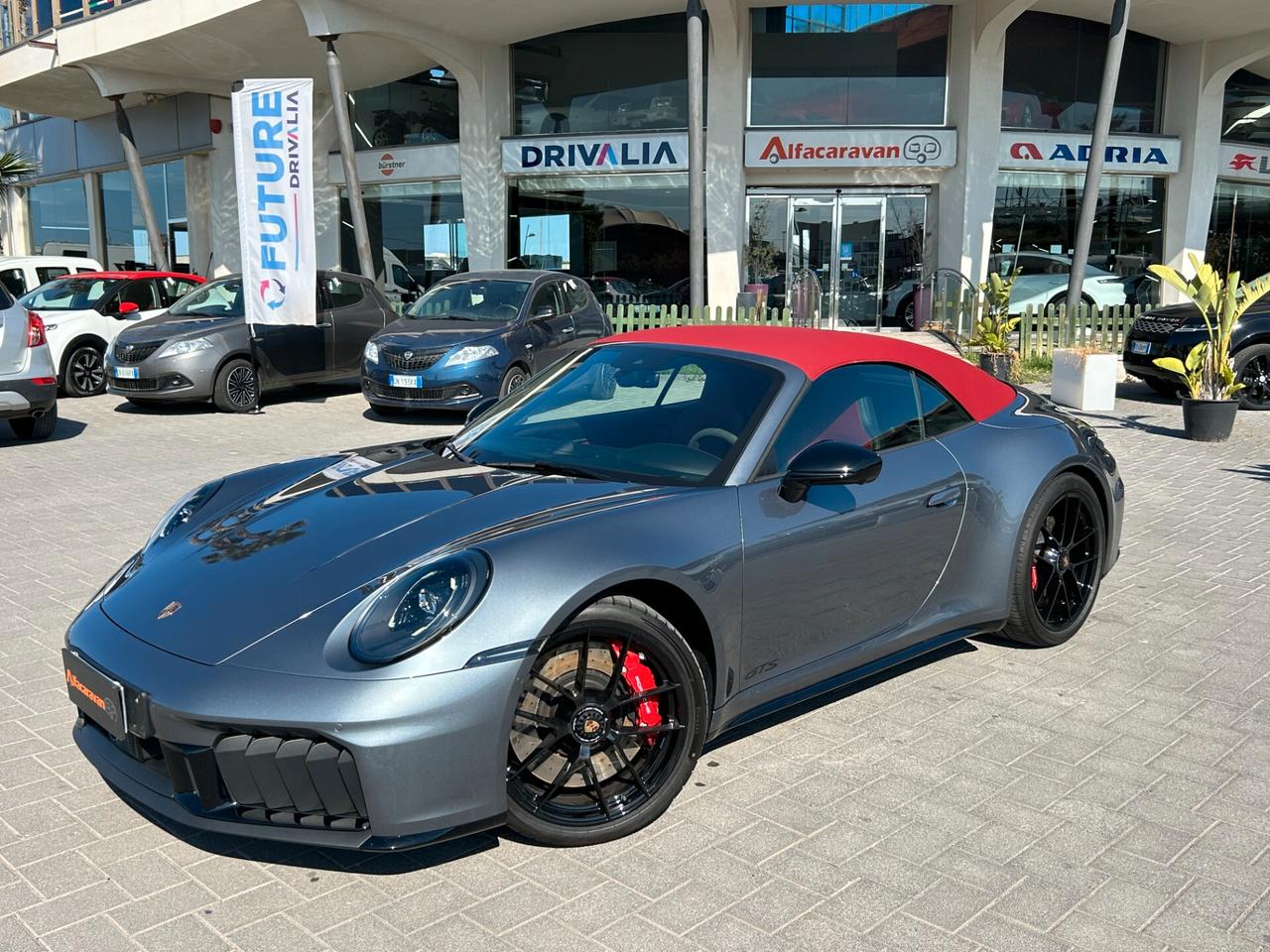 Porsche 992.2 911 Cabrio 3.6 Carrera 4 GTS auto 541 CV